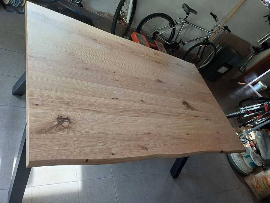 stół dębowy lakierowany