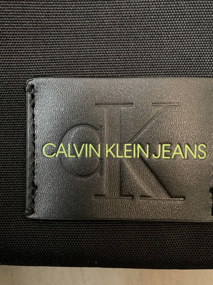 Calvin Klein torba na ramię listonoszka saszetka