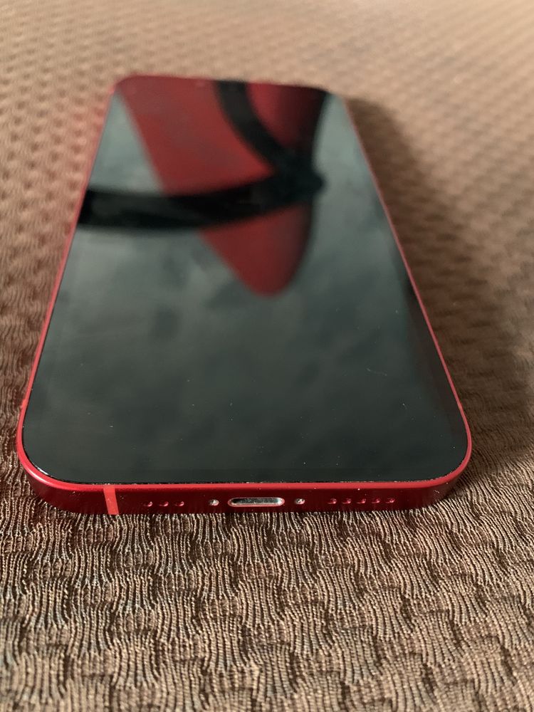 Продам iphone 13 128 gb product red