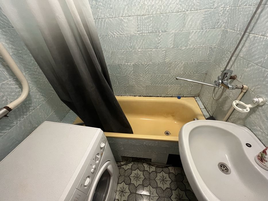 3 кім. Вул. Золотогірська 100$