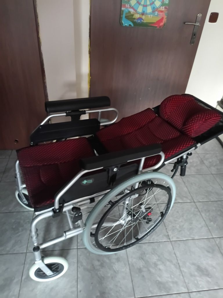 Sprzedam nowy wózek inwalidzki