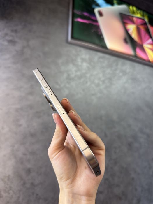 Б/у IPHONE 15Pro Max 512 Natural Titanium Neverlock Костюшка,5 igrand