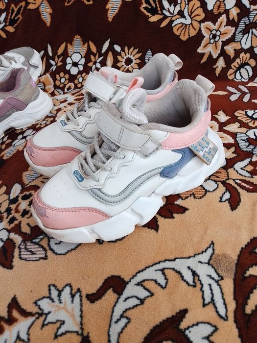 Продам красовки для девочки