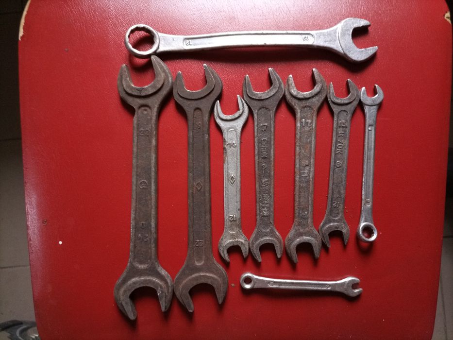 Ключі рожкові на фото.