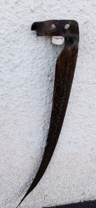 Коса. Коси коса пока роса.