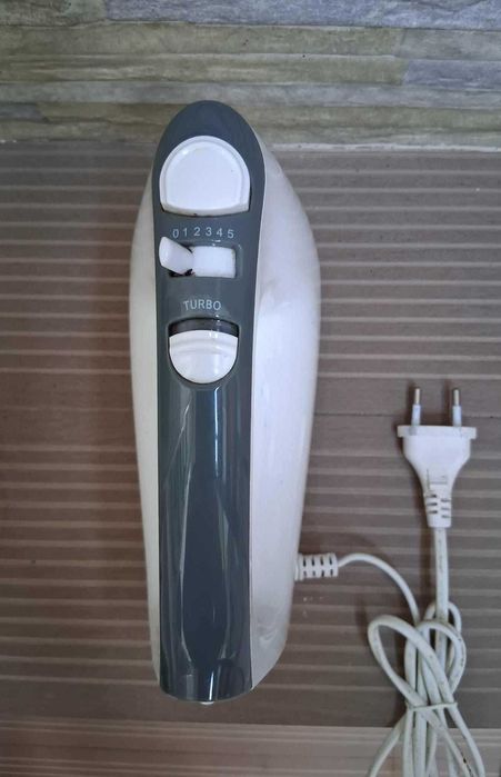 Vende-se Batedeira Elétrica Usada