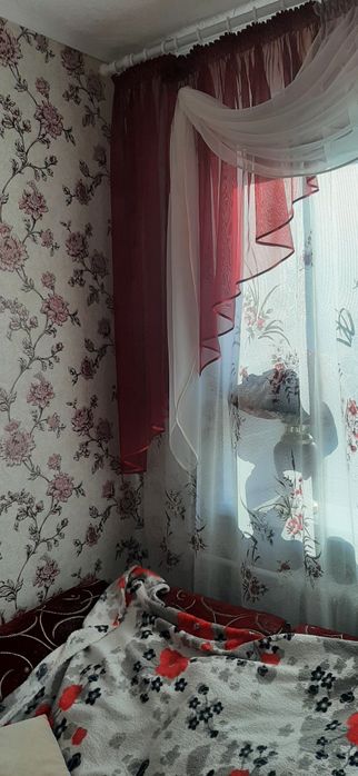 Лабрикен  на вікно