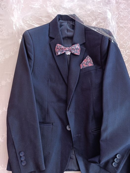 Garnitur chłopięcy rozmiar 140 firmy Standard jakość premier