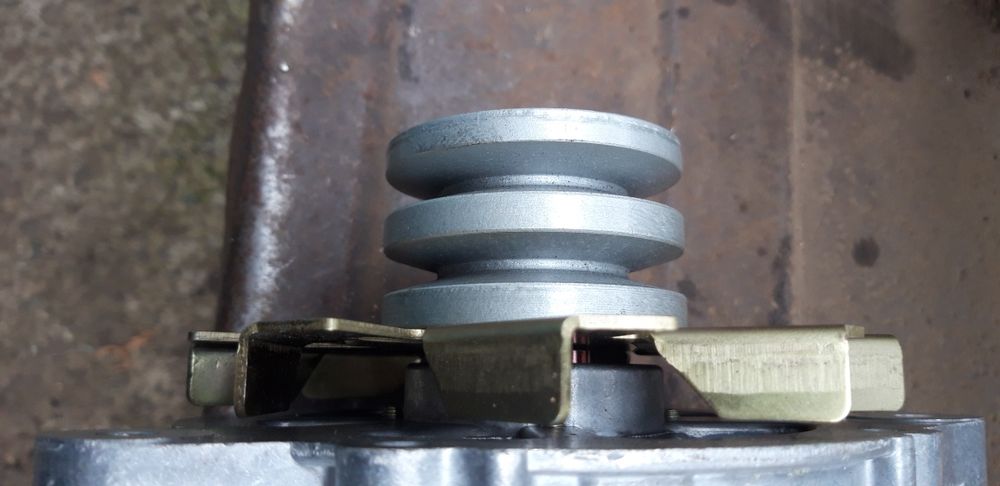 Генератор на 402 двигатель ПЕКАР новый