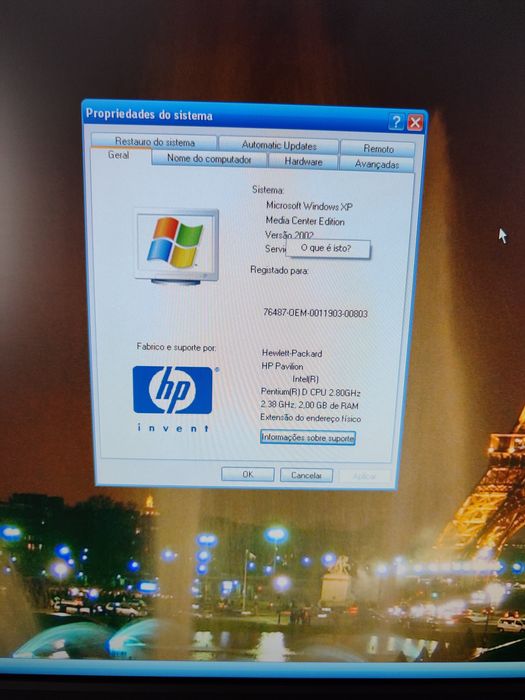 PC com monitor hp mais material diverso.