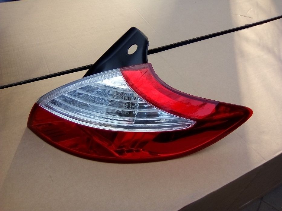 RENAULT MEGANE III 2008 - lampa tylna prawa nowa