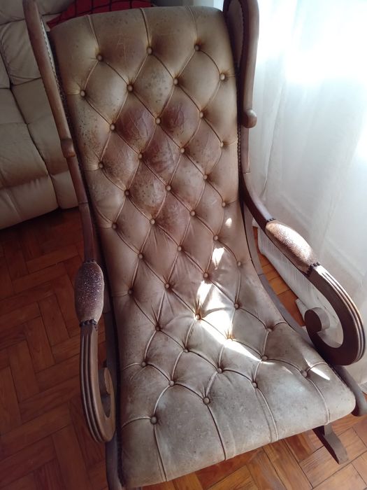 Cadeira de balanço com candeeiro