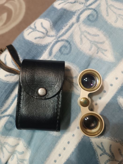 Бінокль театральний оперний