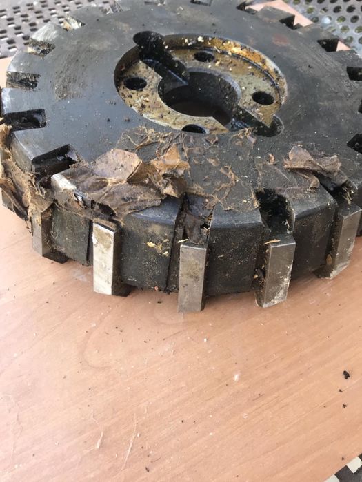 Фреза торцева 315 зі вставними ножами.