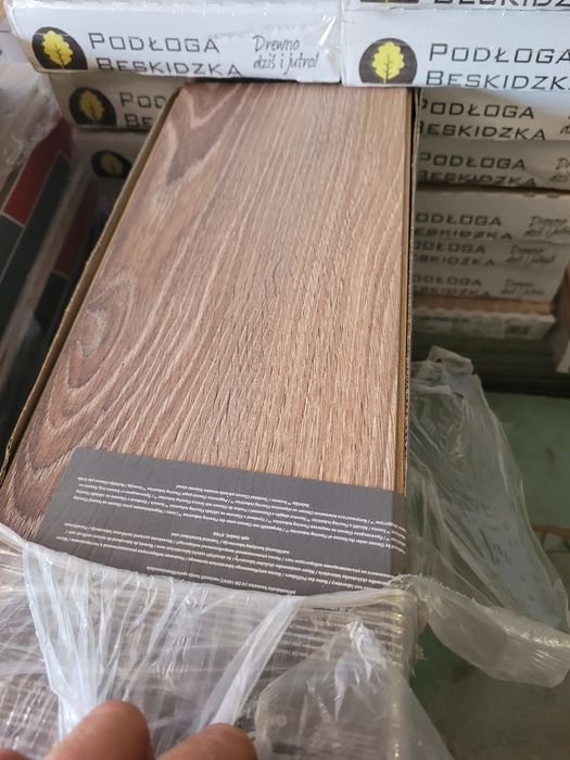Panele podłogowe laminowane 10m² 8mm klasa ścieralności ac4 dąb Logan