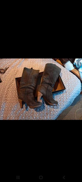 Botas de cano e salto alto, caqui/camel - 36 - Bershka