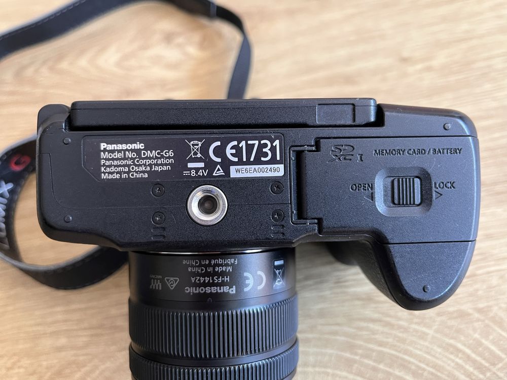 Panasonic Lumix DMC-G6 + obiektyw 14-42 mm + 2 akumulatory + ładowarka