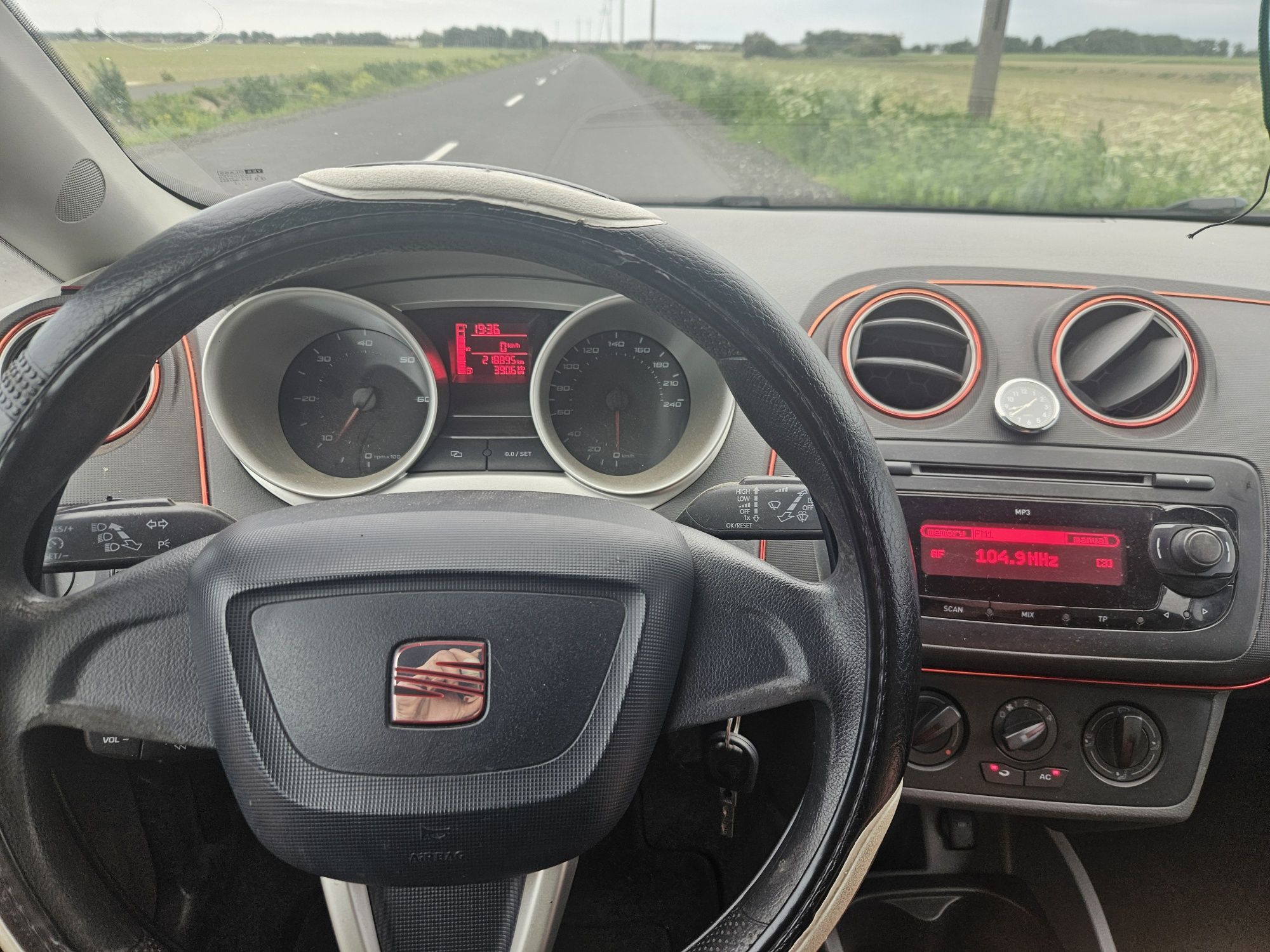 Seat Ibiza 3 10r 1.6Tdi 90km tempomat klima