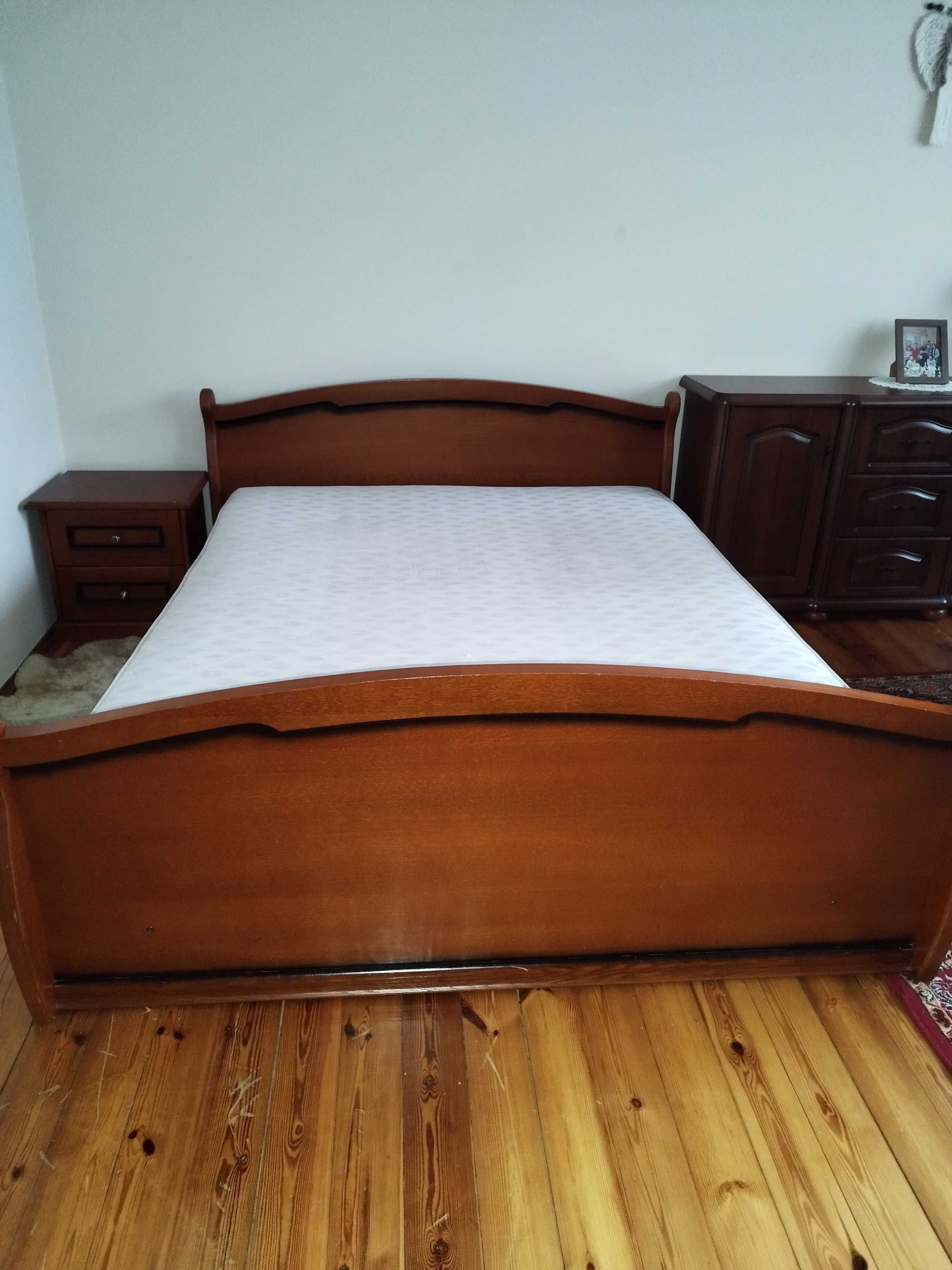Łóżko małżeńskie drewniane 160x200