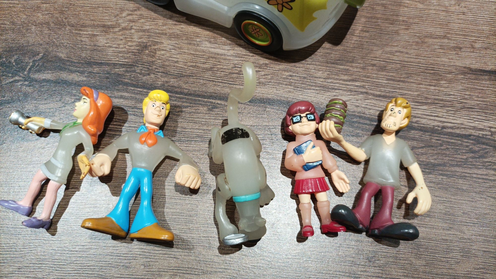 Zestaw Scooby Doo figurki i Wechikum Tajemnic święcace w ciemności