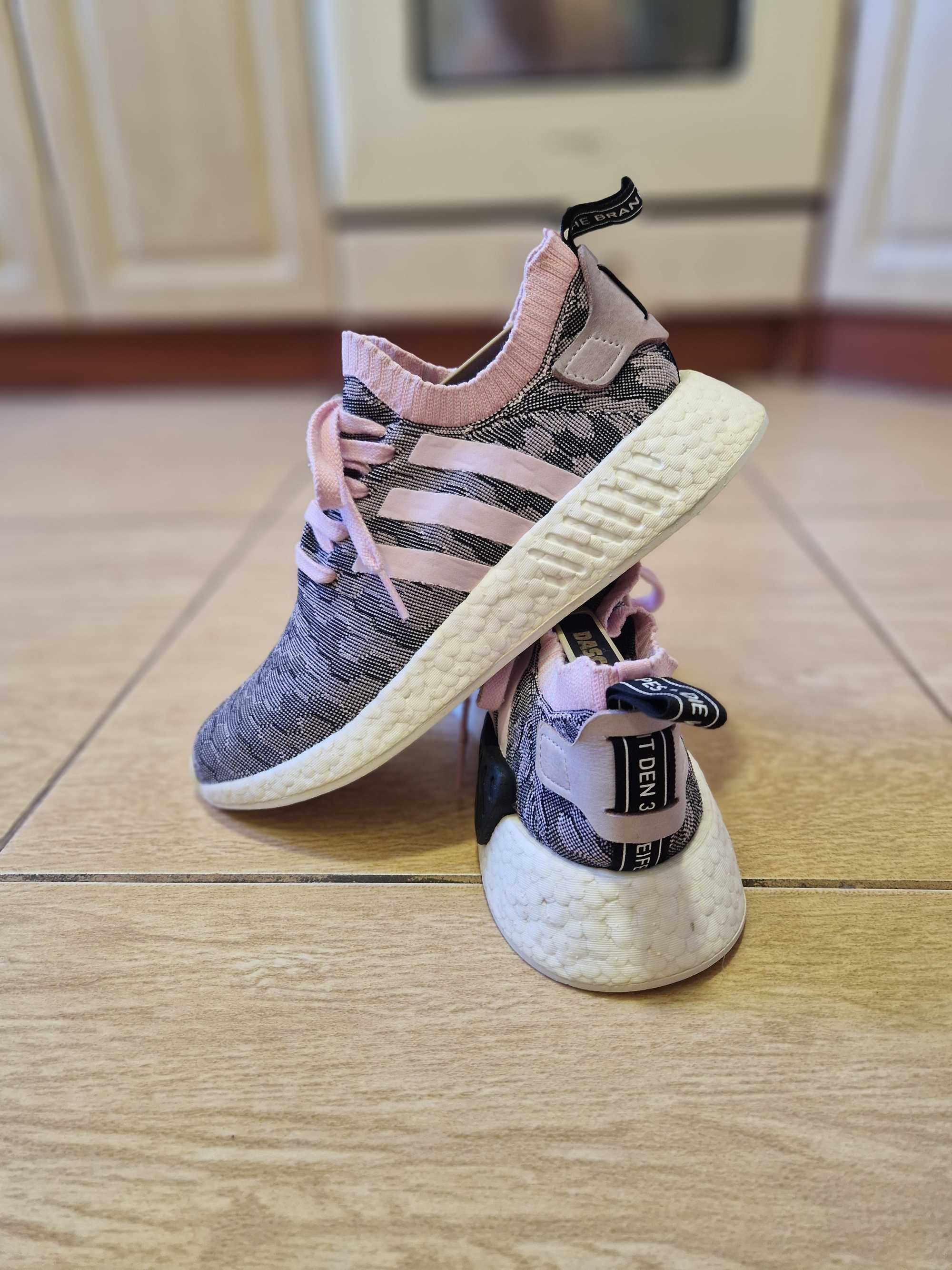 Оригинальные женские кроссовки adidas nmd r2 wonder pink black 41p.