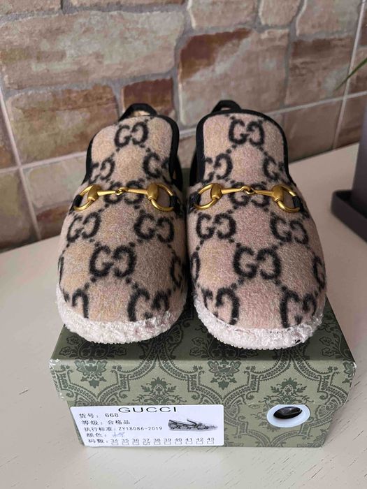 Жіночі лофери Gucci