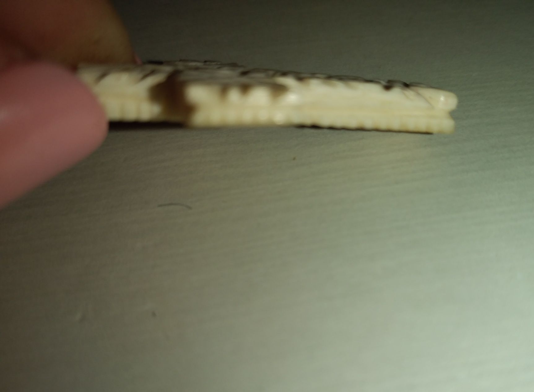 Cruz antiga em material nobre