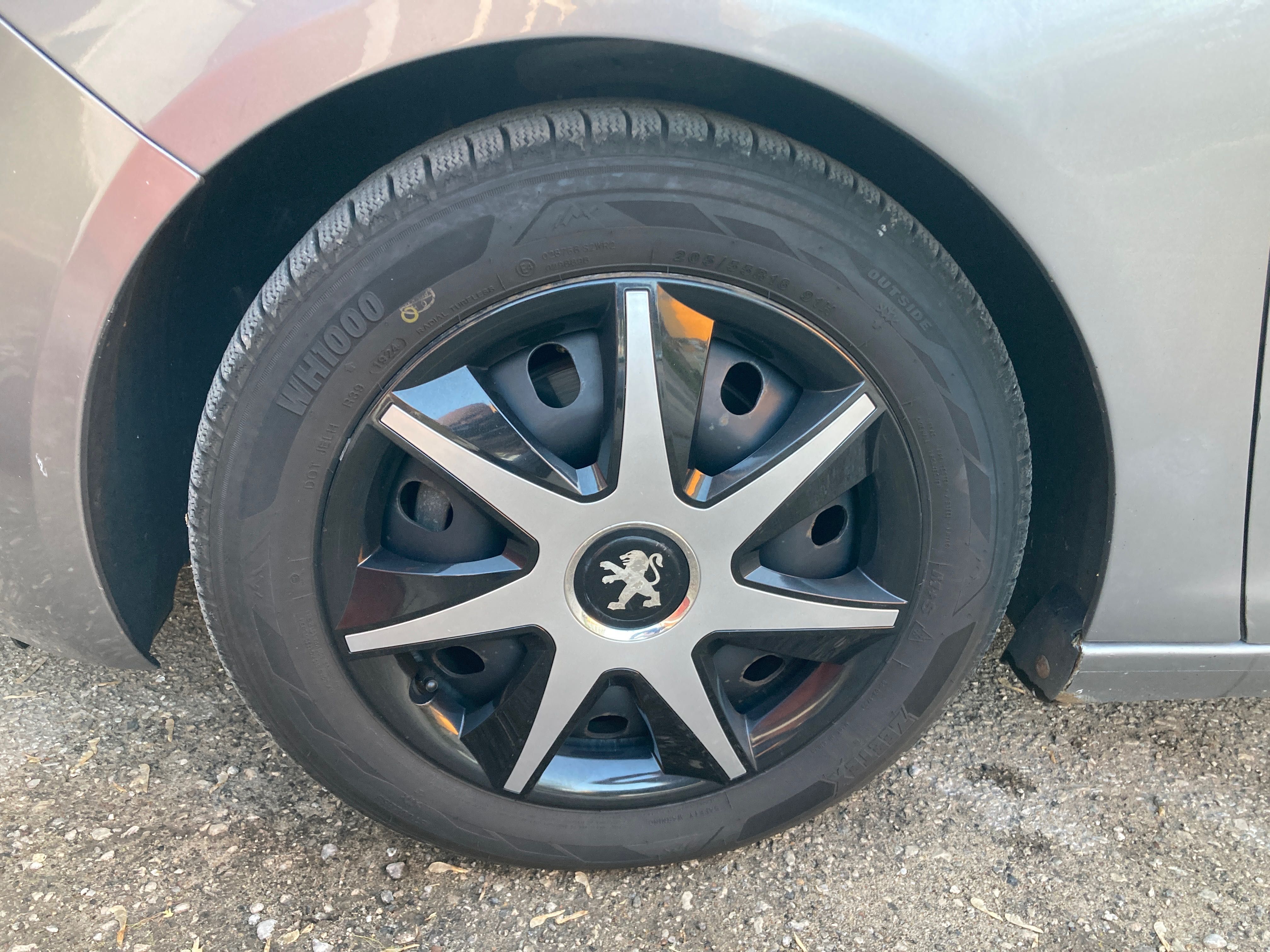 16” felgi stalowe z oponami zimowymi do Peugeot 308 SW