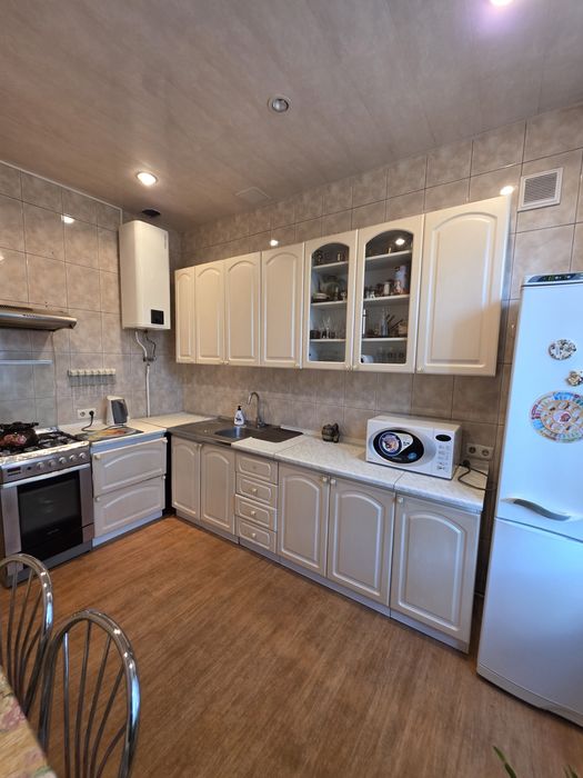 Продам 3к квартиру, Сталинка