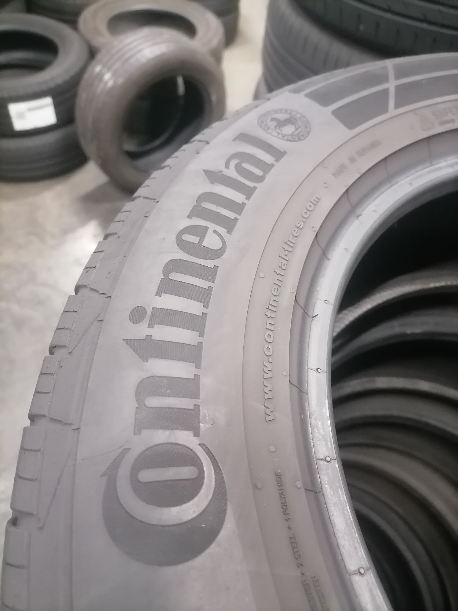 Шини БВ 215/65 R16 CONTINENTAL Cross Contact LX2 Склад