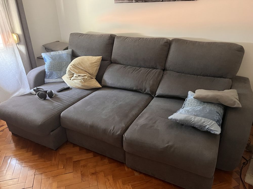 Sofa cinzento escuro