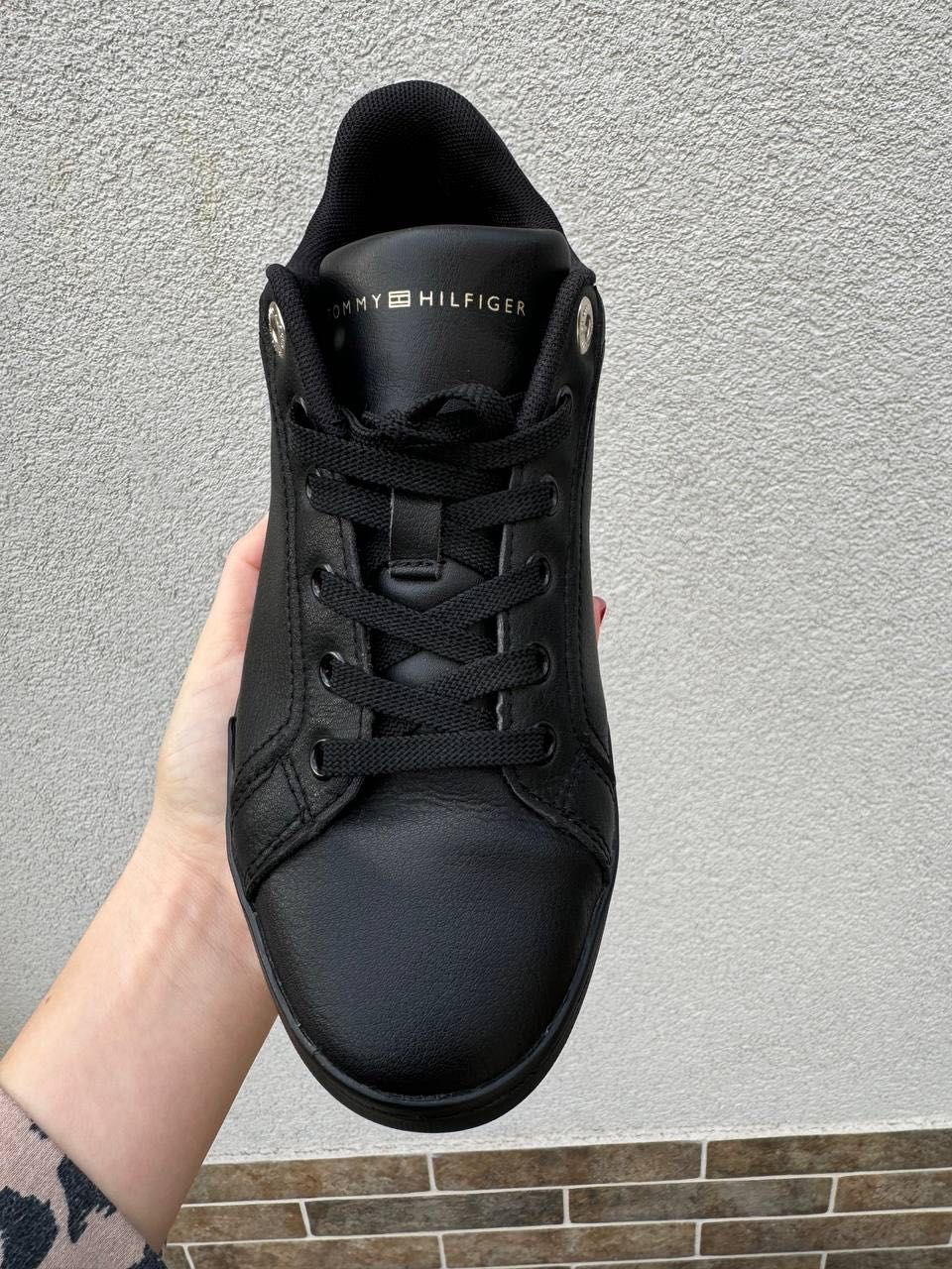 Нові шкіряні кеди снікерси Tommy Hilfiger Button Detail Court