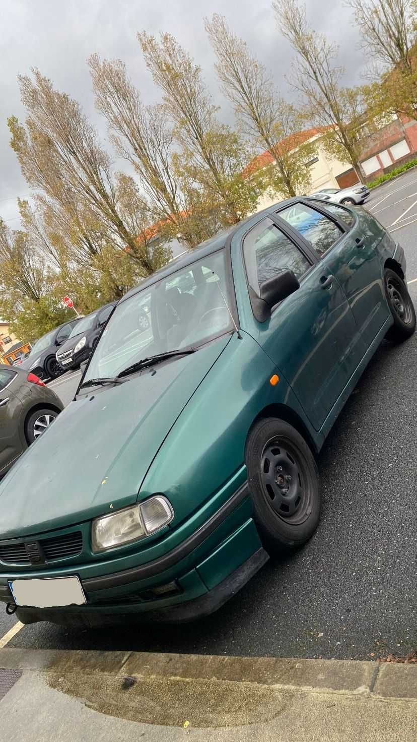 Seat Córdoba 1.4 GLX – 1996 | Gasolina | Verde