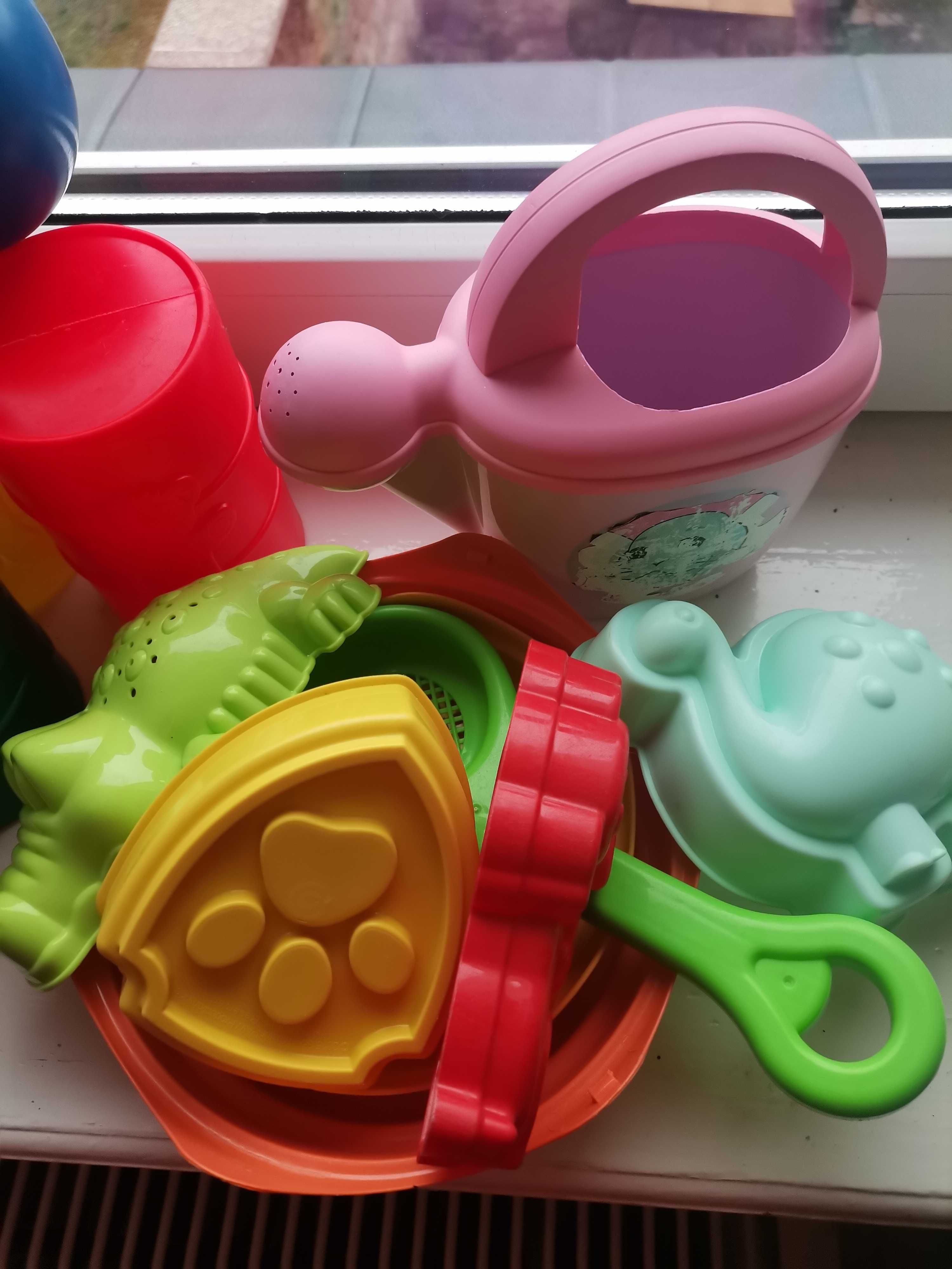 Zabawki plastikowe różne