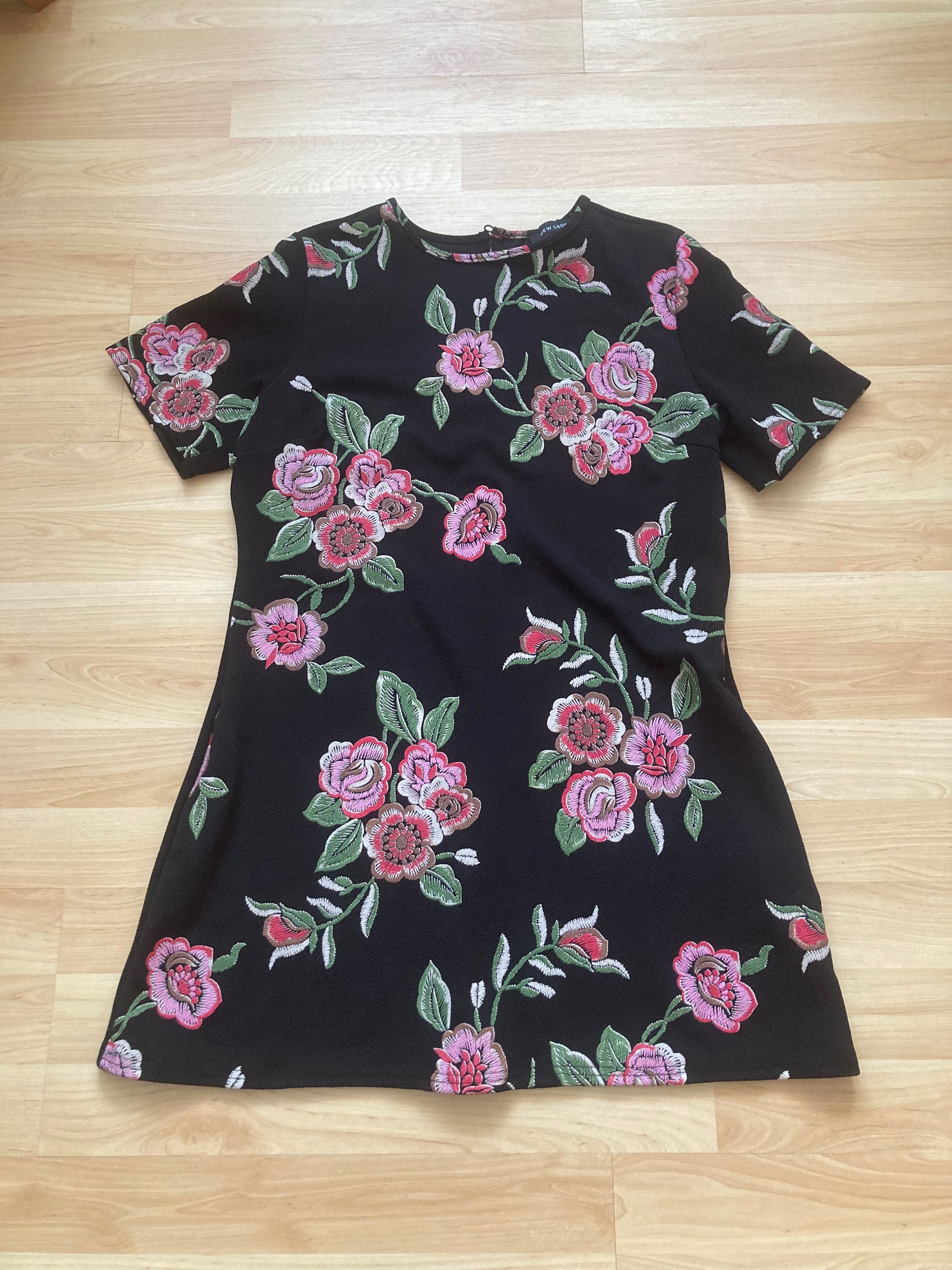 Czarna trapezowa sukienka w kwiaty New Look roz. L