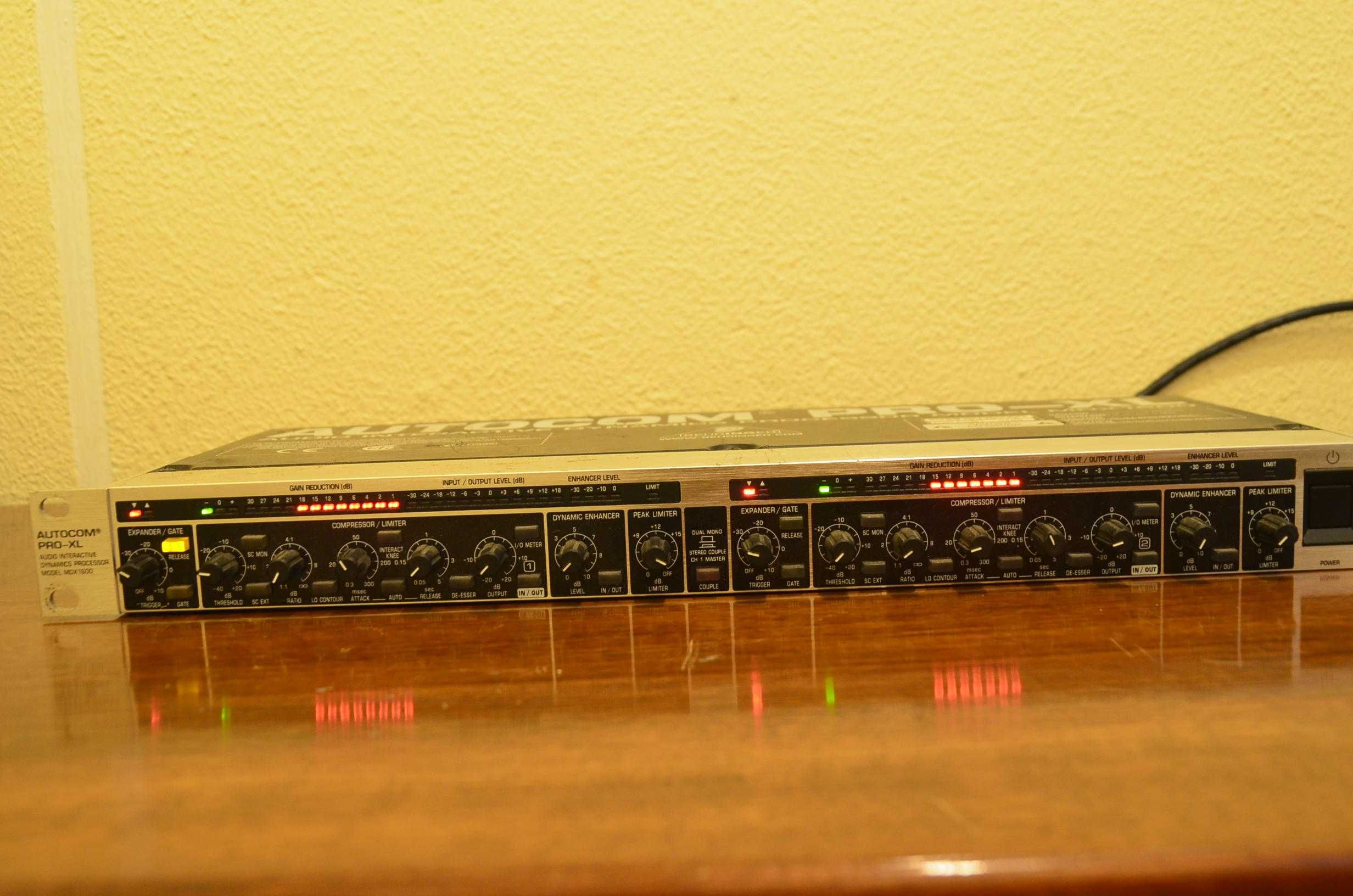 Processador Behringer MDX 1600