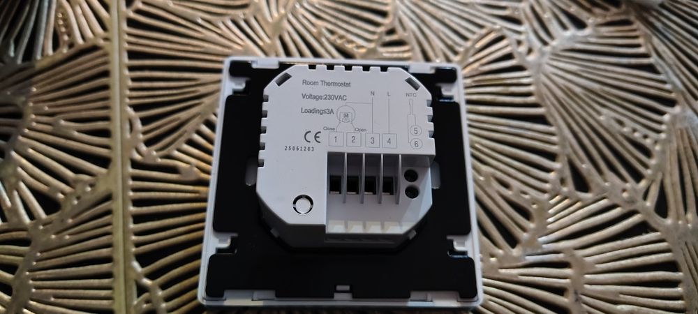 Termostat pokojowy Beok.