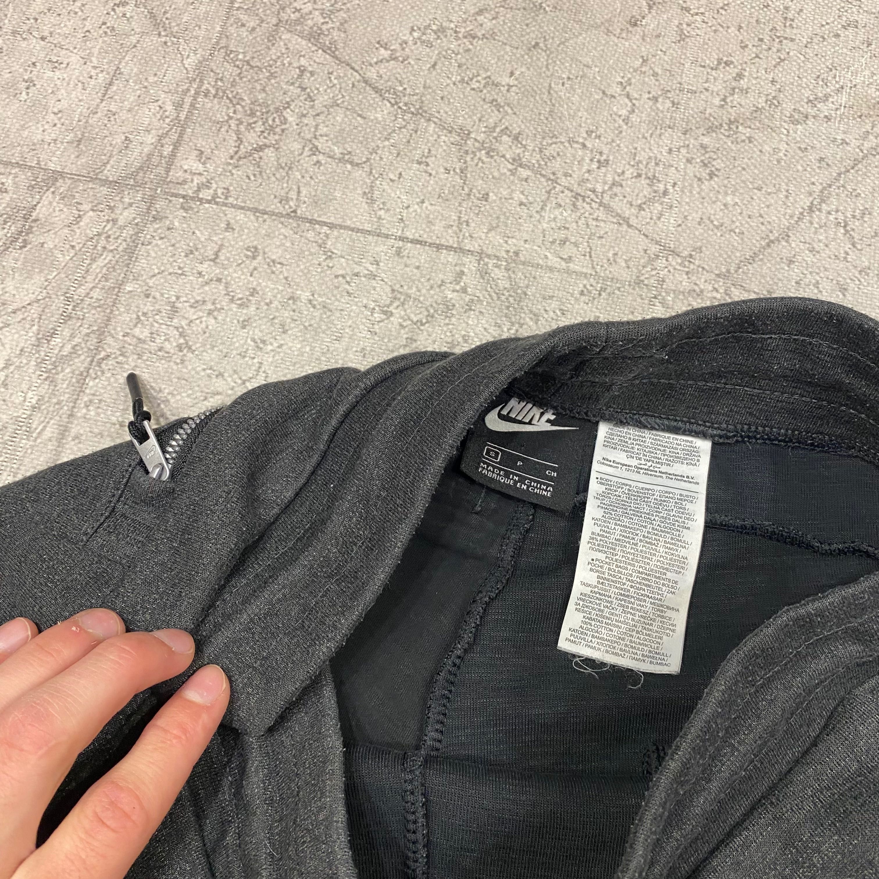 S(size) Шорти Nike modern tech nsw
