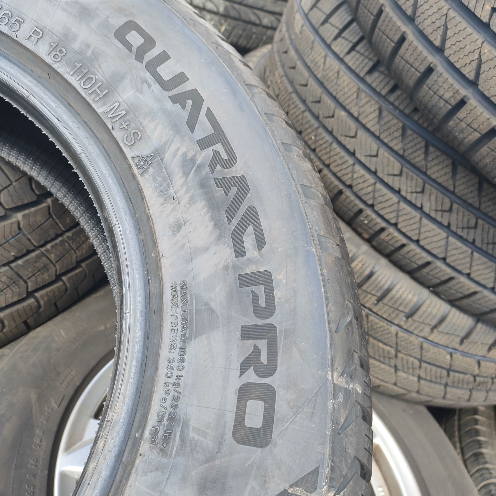 235/65R18 wielosezonowe 4 szt nowe demo vredestein z 2020