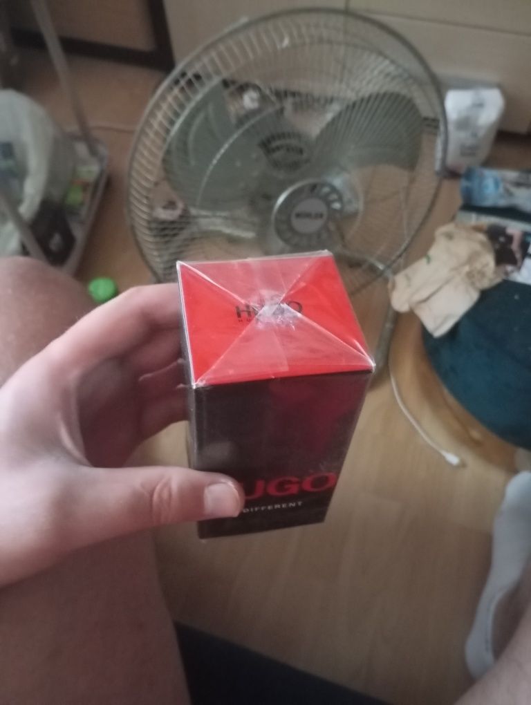 Hugo Boss perfumy nowe just different jeszcze w folii