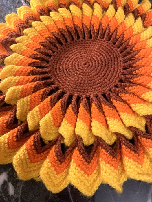 Сумка с вышивкою, наволочки на диванные подушки4-5