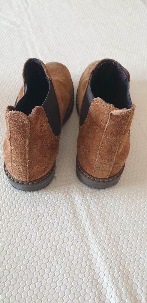 Vendo botas de criança camurça
