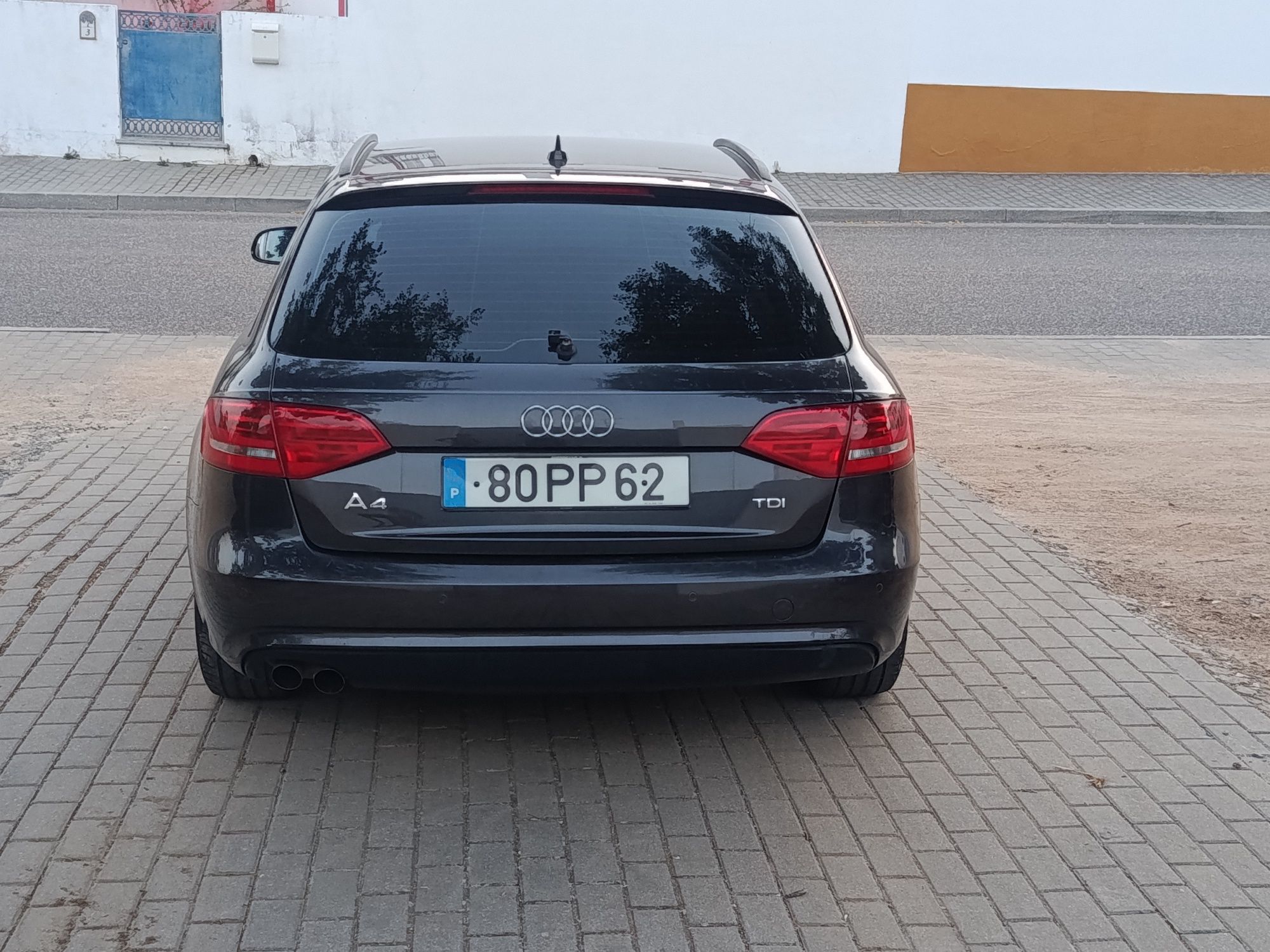 vendo ou troco audi A4 2.0 tdi B8 avant   245.000 kms reis 2011-08