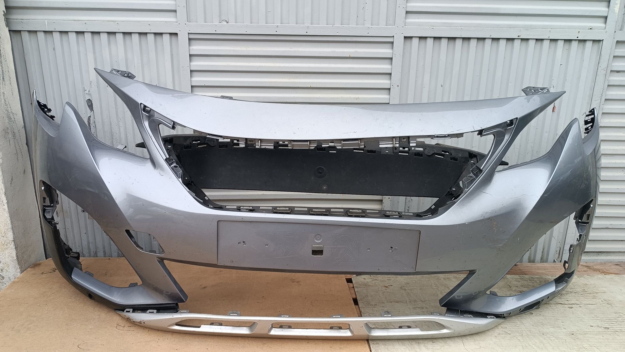 Vendo parachoque de frente Peugeot 3008/5008 GT Line ano 2017/20