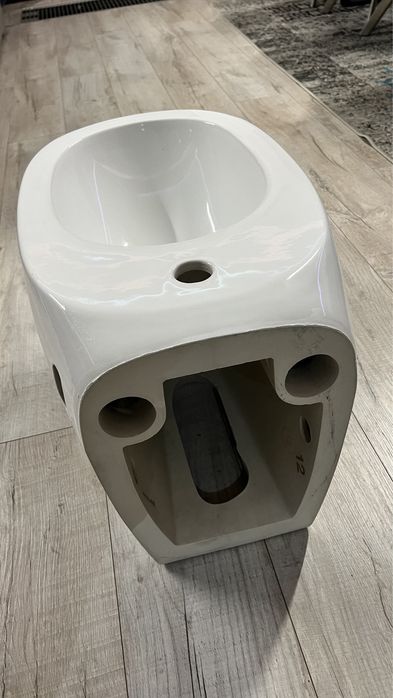 Koło ego miska, bidet