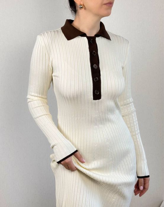 Вязана сукня жіноча міді молочна