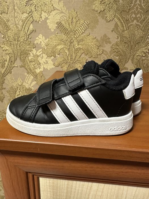 Кросівки кеди adidas, 16 см устілка, оригінал, хороший стан