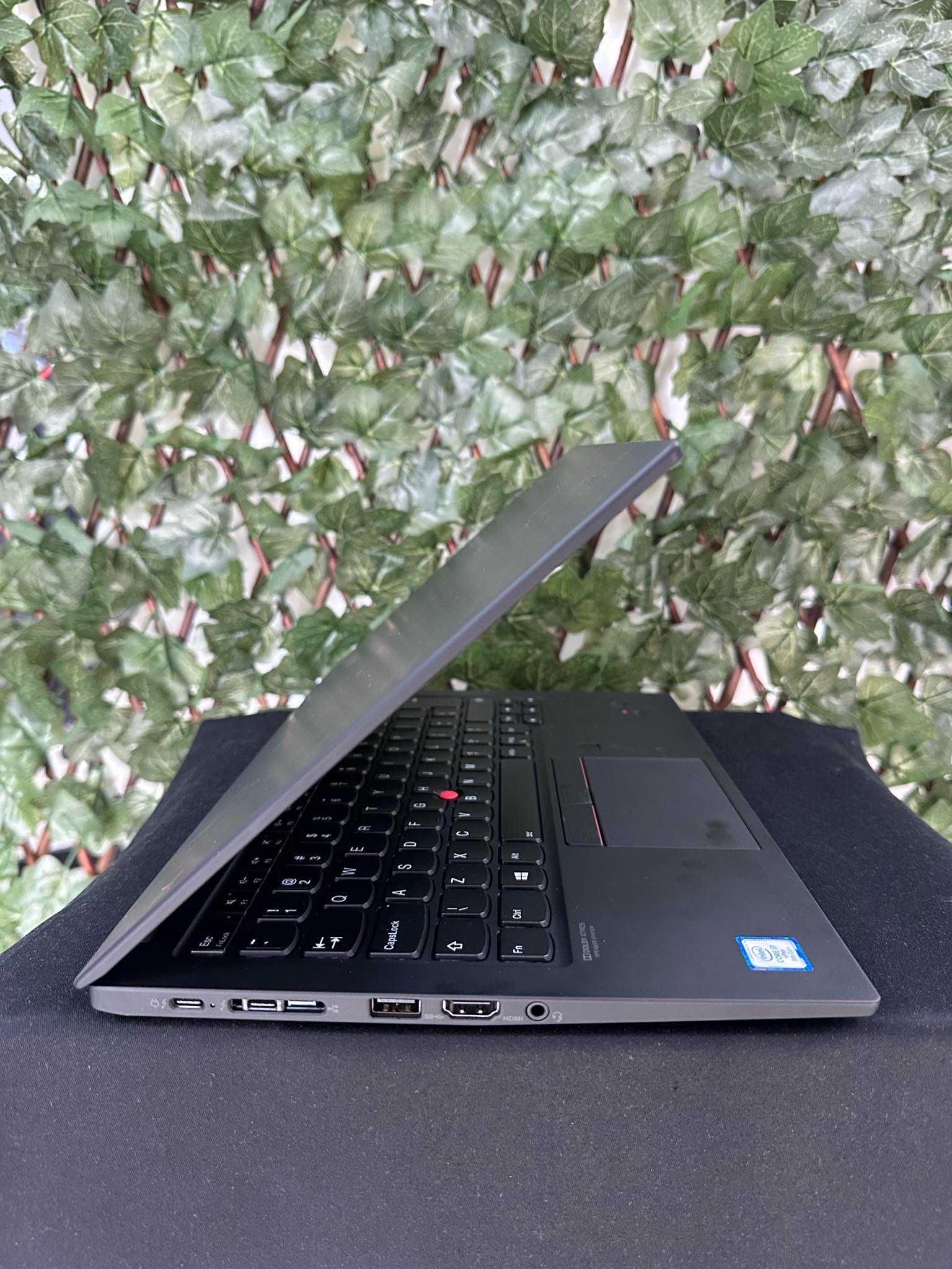 ThinkPad X1 Carbon 7gen 14 " Intel Core i7 16 GB / 256 GB czarny