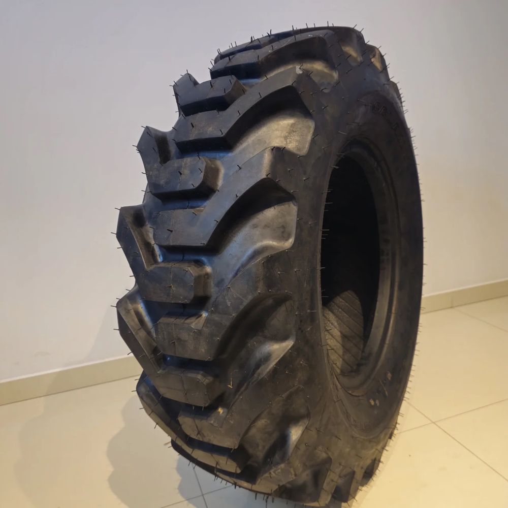 16.9-28 (440/80-28) Galaxy Super Industrial Lug koparka Cat Jcb