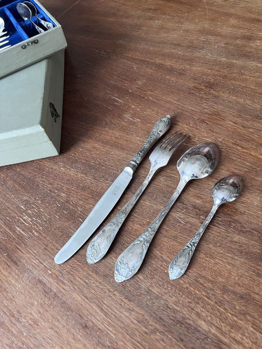 Набір столових приборів з нержавійки